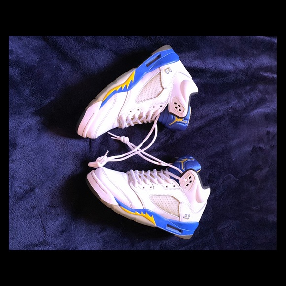 💛💙Jordan Lainey 5’s 💙💛 - Picture 1 of 3